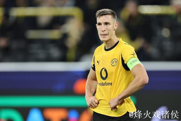 每体:施洛特贝克无意续约多特,巴萨对其保持关注 每体:施洛特贝克无意续约多特,巴萨对其保持关注